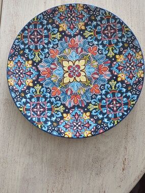 Bright Decorative Plates with Ornamental Design — Set of 4 — 10.5"